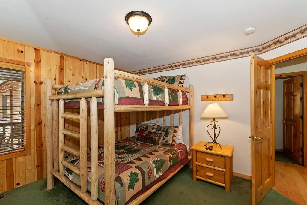Вілла Teakwood - 3-Br Spa, Fire Pit, Quiet, Ac, Centrally Located Біг-Бер-Лейк Екстер'єр фото
