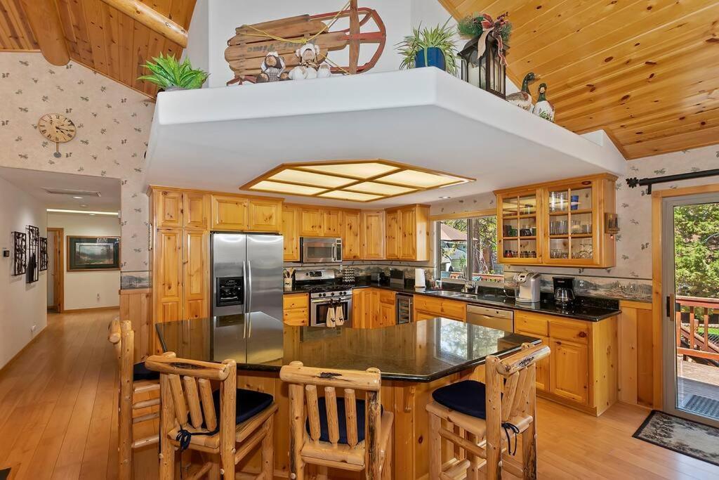 Вілла Teakwood - 3-Br Spa, Fire Pit, Quiet, Ac, Centrally Located Біг-Бер-Лейк Екстер'єр фото