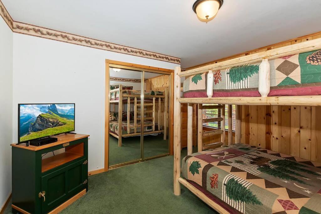 Вілла Teakwood - 3-Br Spa, Fire Pit, Quiet, Ac, Centrally Located Біг-Бер-Лейк Екстер'єр фото