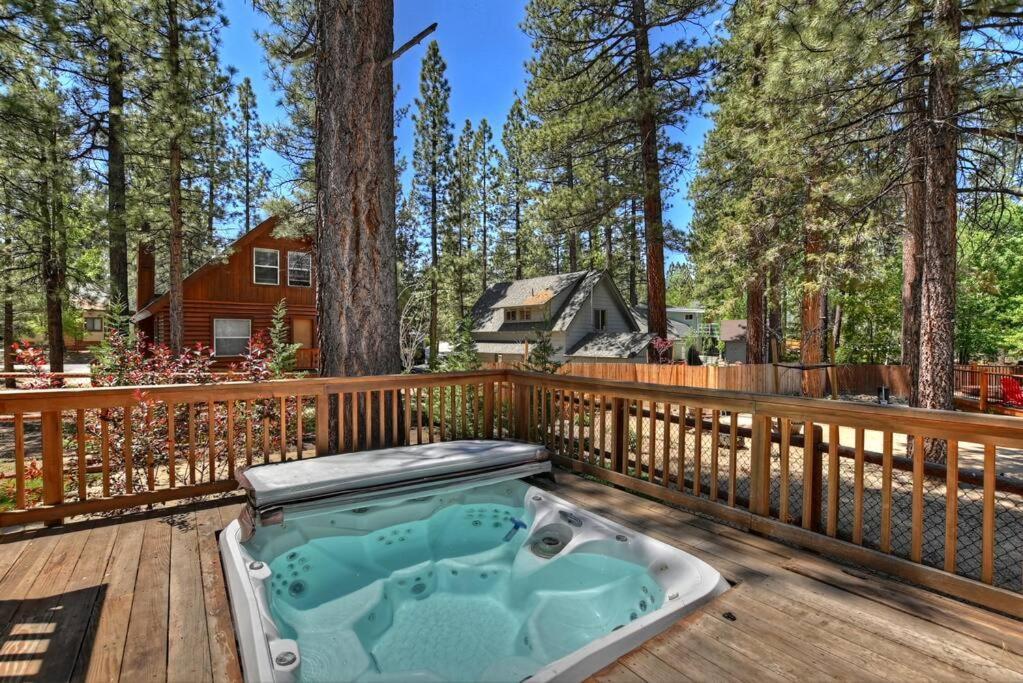 Вілла Teakwood - 3-Br Spa, Fire Pit, Quiet, Ac, Centrally Located Біг-Бер-Лейк Екстер'єр фото