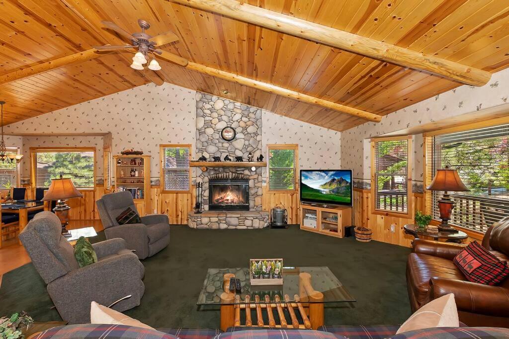 Вілла Teakwood - 3-Br Spa, Fire Pit, Quiet, Ac, Centrally Located Біг-Бер-Лейк Екстер'єр фото