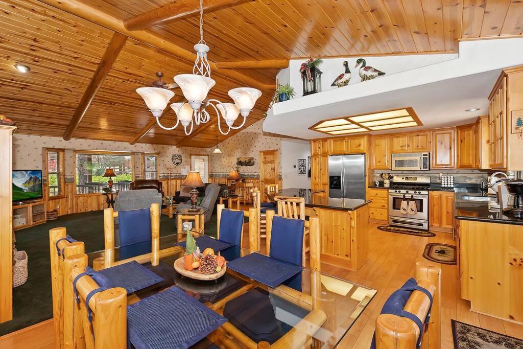 Вілла Teakwood - 3-Br Spa, Fire Pit, Quiet, Ac, Centrally Located Біг-Бер-Лейк Екстер'єр фото